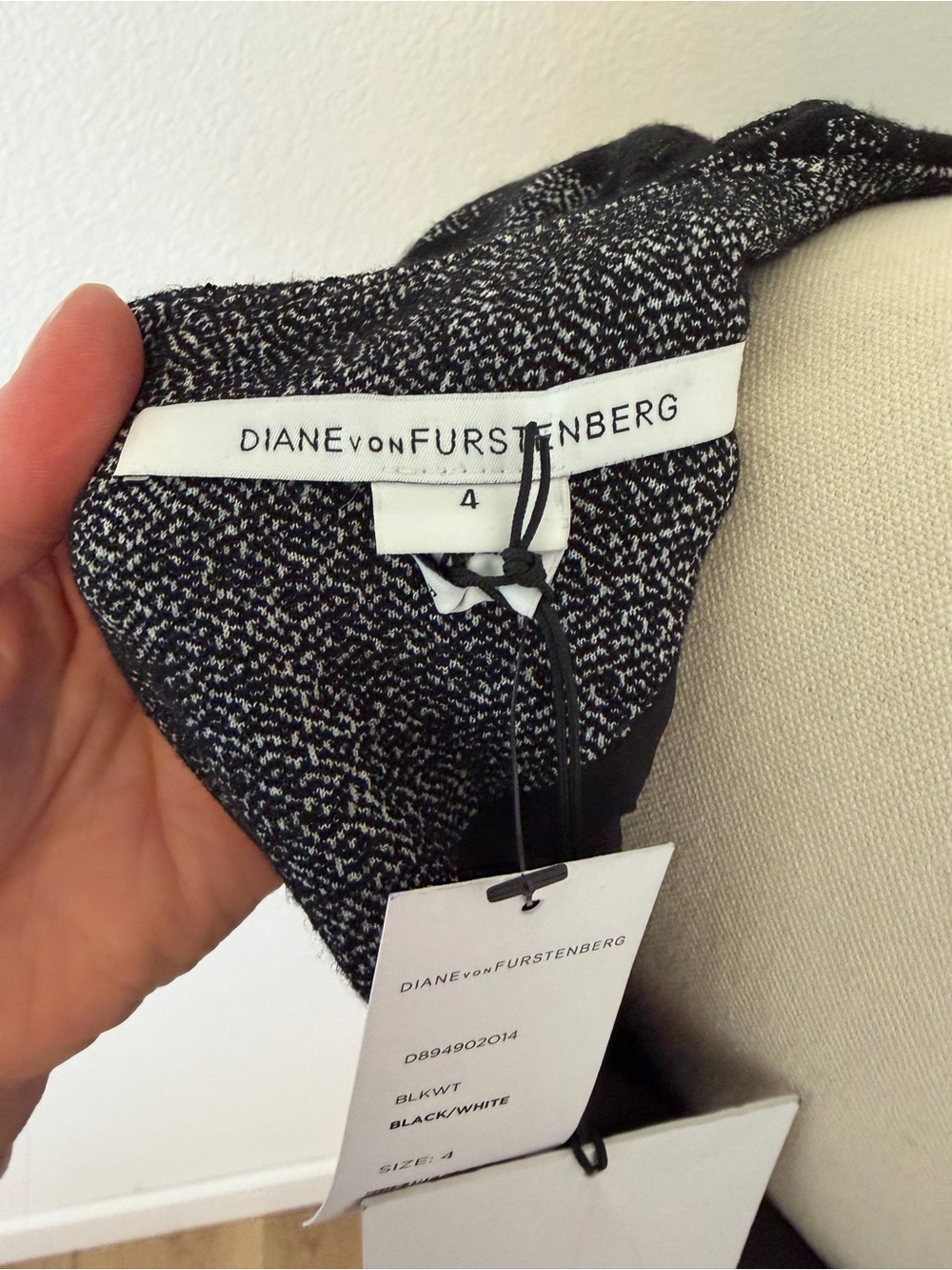 Diane Von Furstenberg NWT Black and Charcoal Fitted Sheath Dress Size 4 - Picture 5 of 8